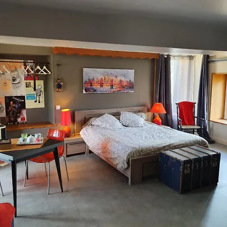 La Ferme De Saint Julien לינה וארוחת בוקר 3*